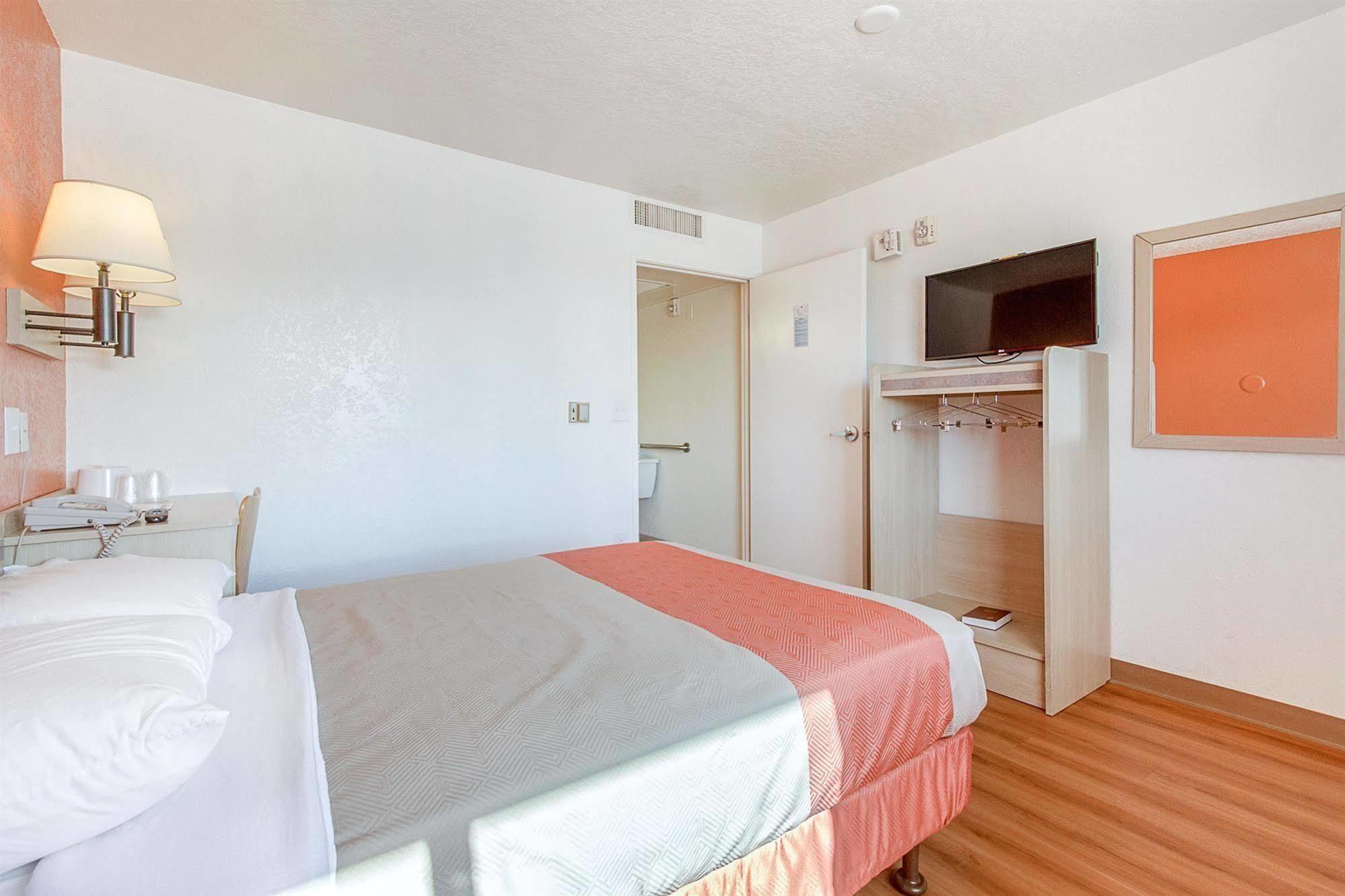 Motel 6-Phoenix, Az - North Bell Road ภายนอก รูปภาพ